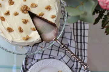 A successful combination of a Carrot Cake and a Banana Cake in one.