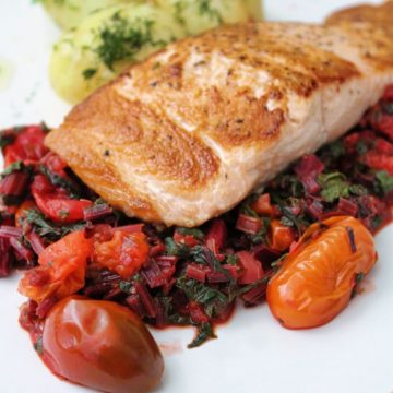 Beetroot salmon - a way to serve salmon from sustainable fishing